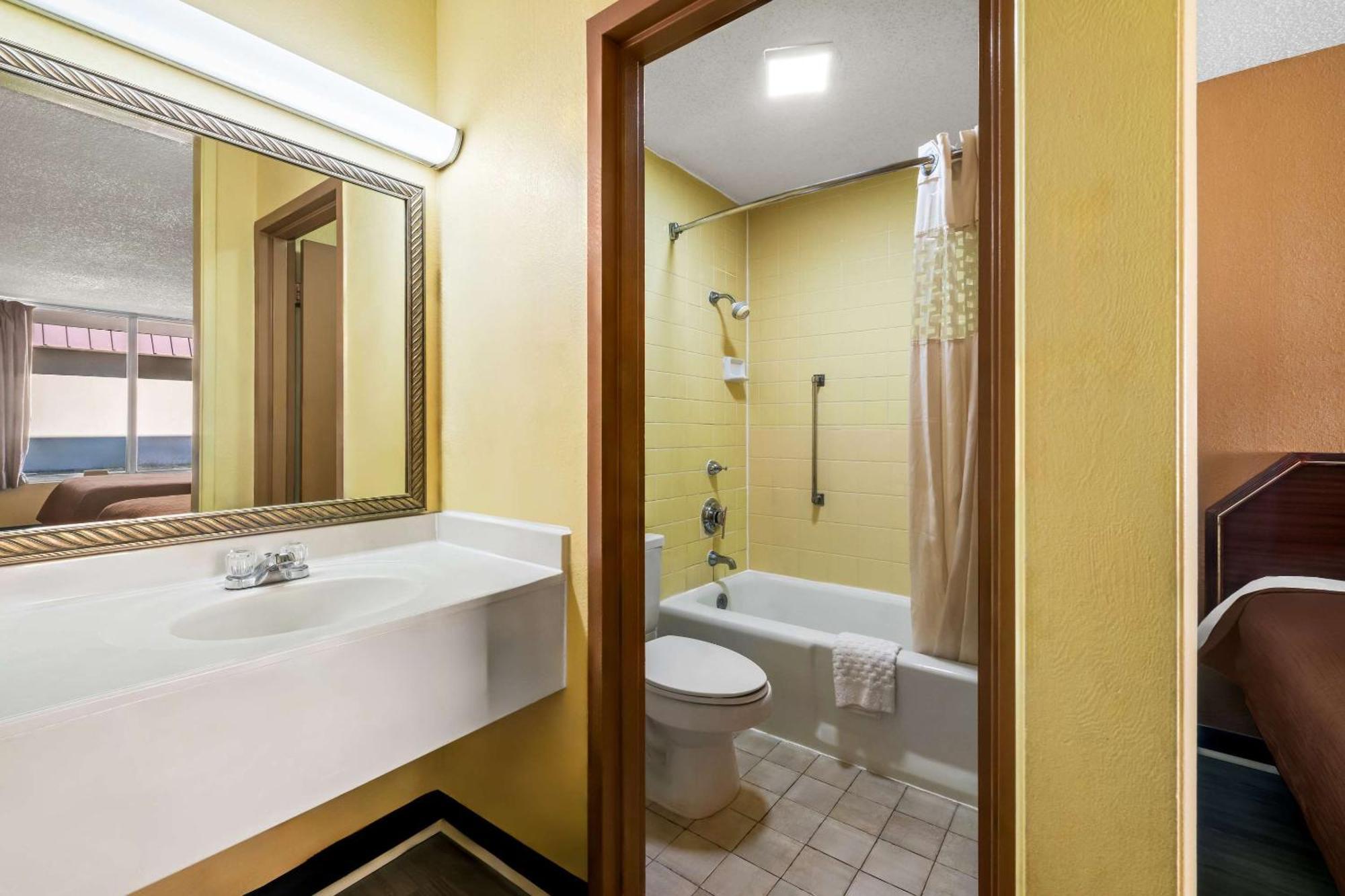 Rodeway Inn Monroe Esterno foto
